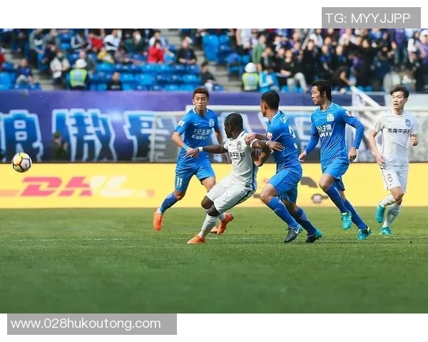 富力与泰达精彩对决录播回顾赛场瞬间与精彩进球分析